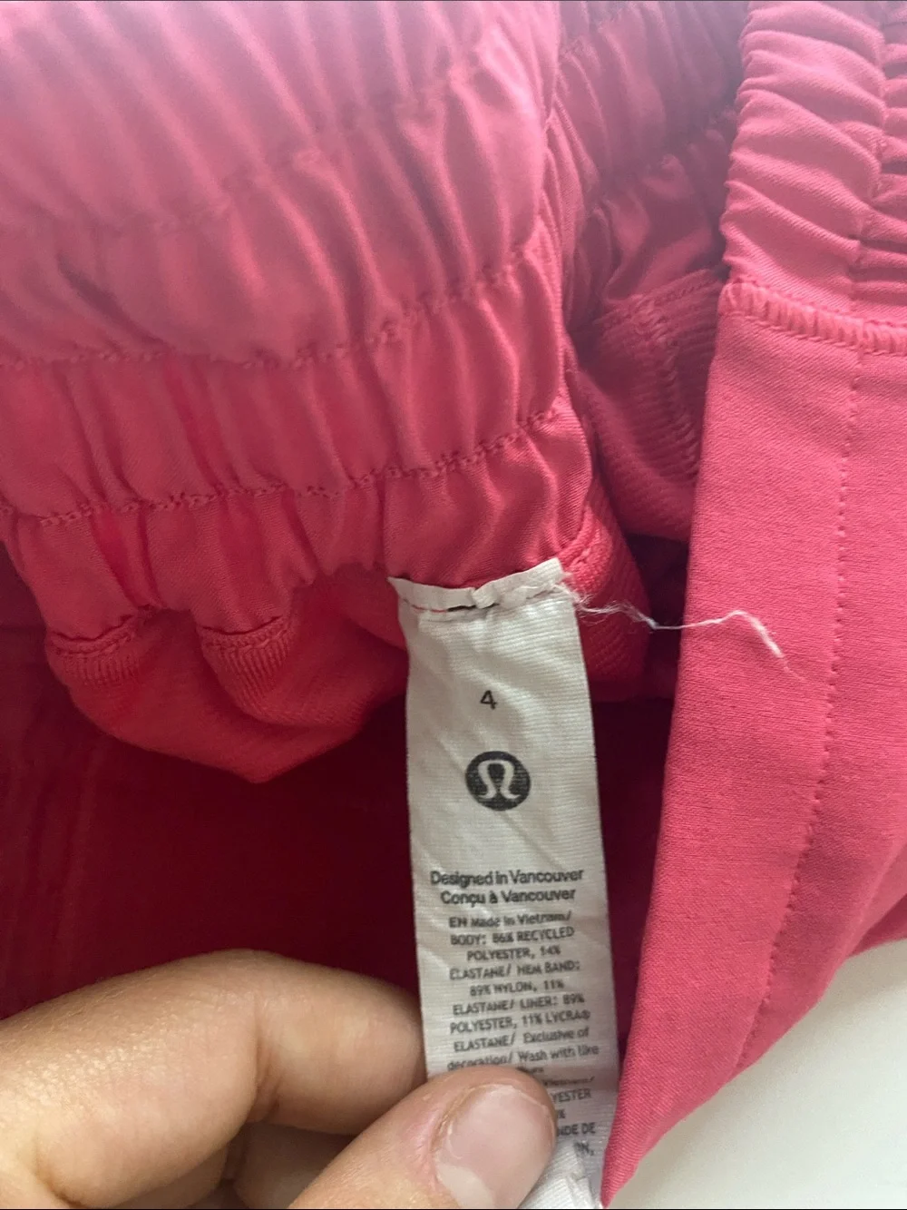 lululemon athletica vibrant coral-pink running shorts (SIZE 4)(BRAND NEW)